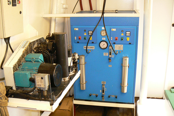 Twin 9cfm & 5cfm Compressors